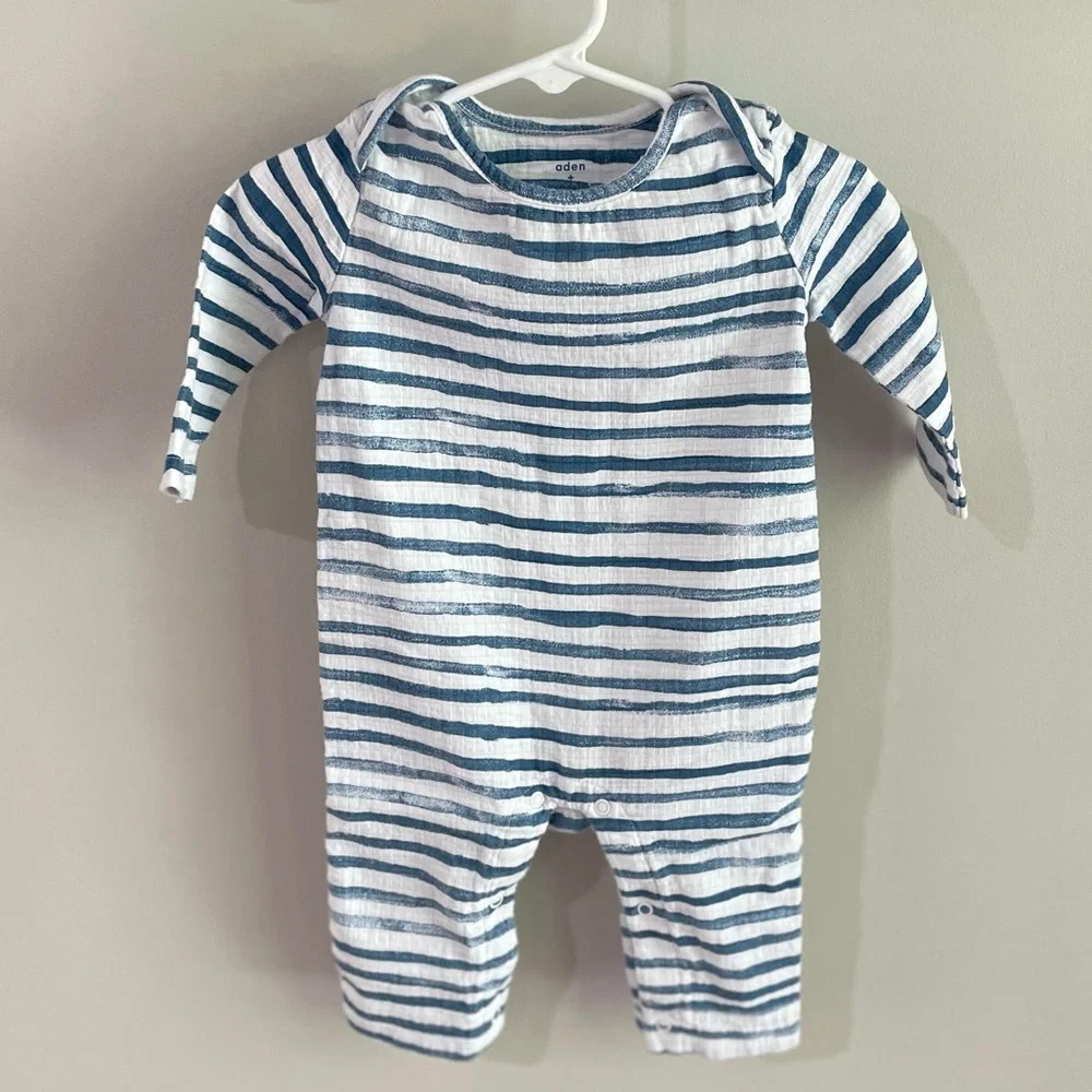 Aden + Anais - Baby - White/Blue Muslin Long Sleeve Romper - 3-6 Months - EUC!